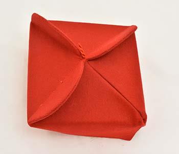 Een rode bonnet van kardinaal W.M. van Rossum CSsR; Kalot Kalot